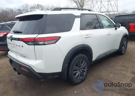 2022 Nissan Pathfinder Sv 4Wd z USA, uszkodzony, nr VIN 5N1DR3BC2NC266864